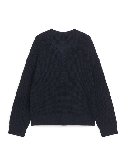 Heavy Knit Wool V-Neck - Blue