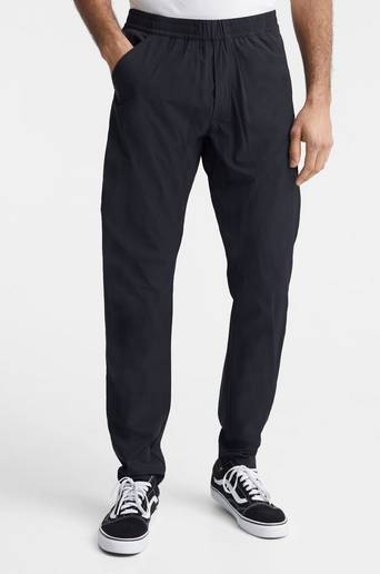 Peak Performance Byxor M Light Woven Pants Svart