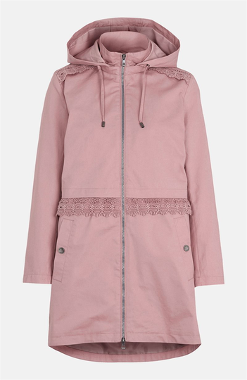 Parkas med spetsdetaljer