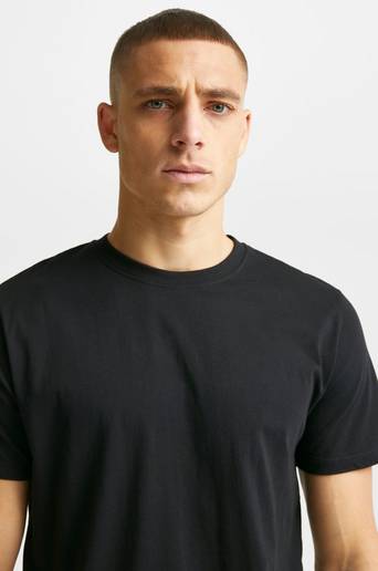 Studio Total T-shirt Capsule Tee Svart