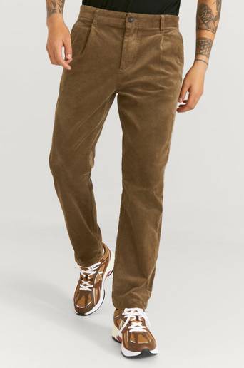 Les Deux Byxor Como Reg Pleat Corduroy Pants Brun