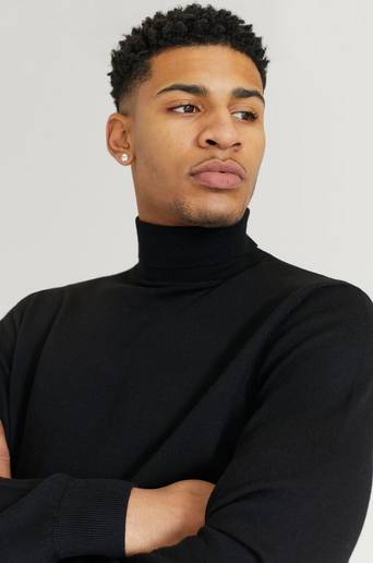 Studio Total Stickad tröja Merino Roll Neck Svart