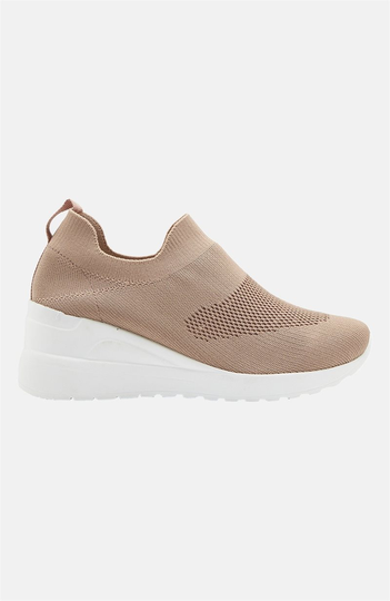 Stickad sneaker med kilklack
