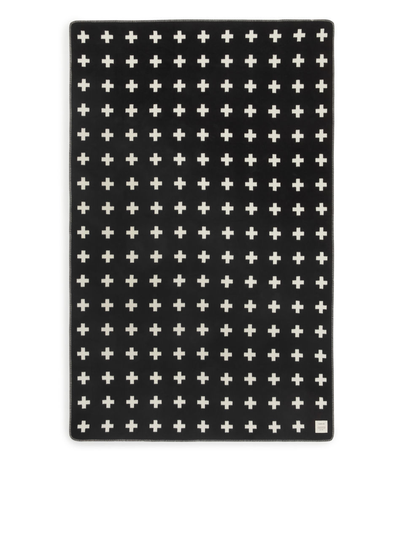 Pia Wallén Cross Blanket - Black