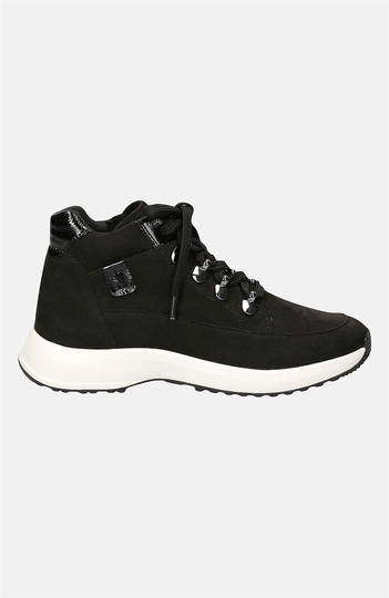 Sneaker i mjuk mocka