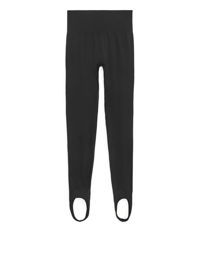 Seamless Yoga Stirrup Tights - Black